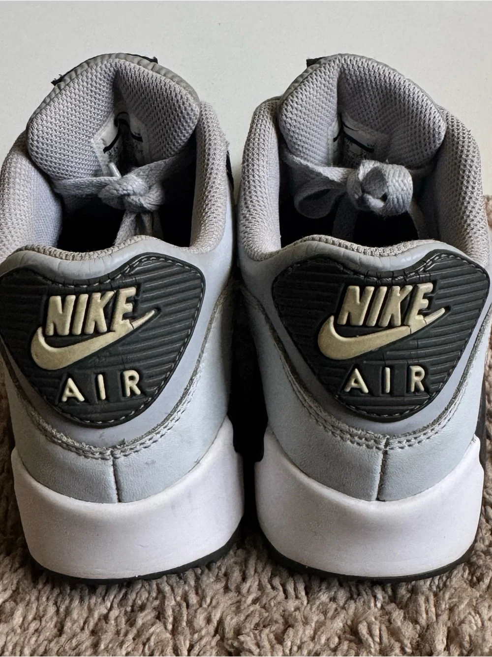 NIKE Air Max 90 Big Kids Sneakers Wolf Grey Black Leather GS Size 5.5 Youth